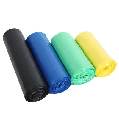 Des échantillons de sacs à ordures imprimés sur mesure, biodégradables, noirs, poubelles de ménage, en rouleau.