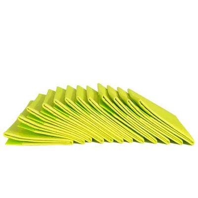 Un tampon de remise en forme d'oreiller jetable avec une couche absorbante 6Ply en blanc.