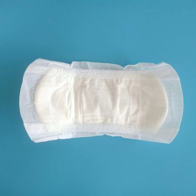 Nette de maternité à usage unique non tissée souple Pad sanitaire de surface pour les jours de forte marée