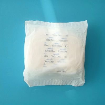 Des échantillons offerts gratuitement, un tampon maternité absorbant pour le rétablissement et la guérison post-partum.