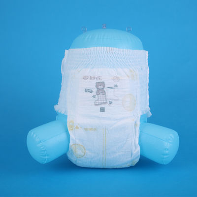 Une couche de couches pour bébés en pull-up