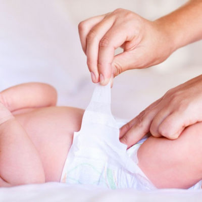 Couches pour bébé jetables écologiques avec absorption à la surface sèche et prévention des fuites
