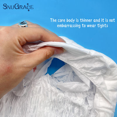 Des sous-vêtements de menstruation jetables en tissu non tissé avec pulpe de fluff et absorbance améliorée