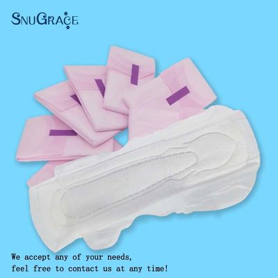Des serviettes hygiéniques à usage unique à haute absorption pour le contrôle du flux menstruel
