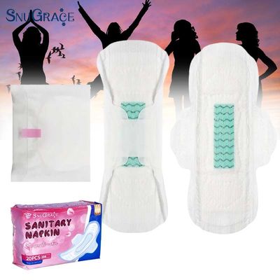 Super-absorbant de base de tissu non tissé Surface sanitaire à ions négatifs serviette sanitaire