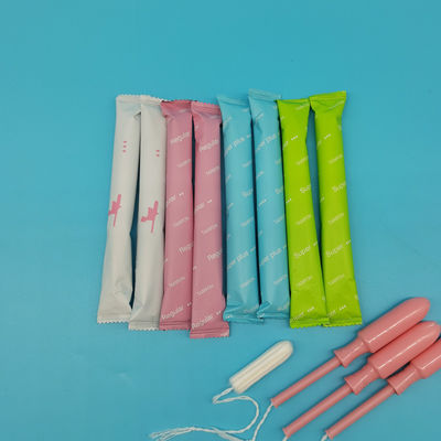 Des échantillons gratuits de tampons absorbant les soins menstruels pour des applications médicales