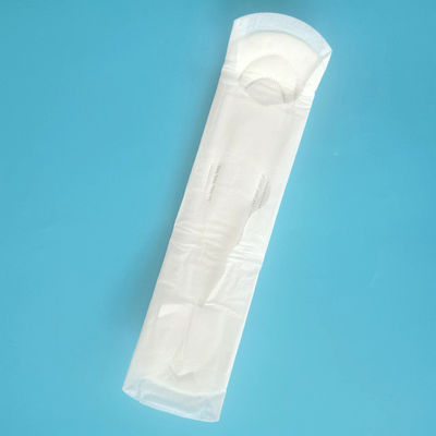 Des serviettes hygiéniques jetables imperméables pour femmes, de conception personnalisée et d'une grande absorption