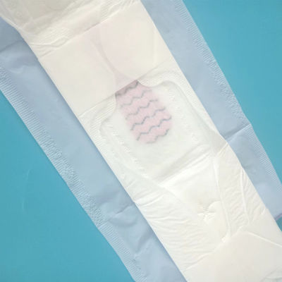 Des serviettes hygiéniques jetables de 320 mm pour femmes