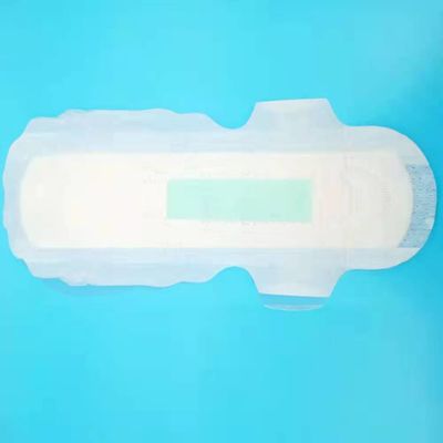 Des serviettes hygiéniques pour femmes de coton ultra fin