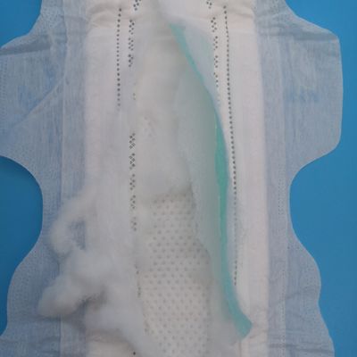 Des serviettes hygiéniques biodégradables sur mesure pour femmes douces et écologiques