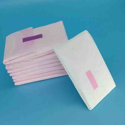 Des serviettes hygiéniques en coton biologique pour les femmes
