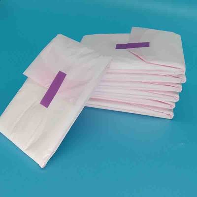 Des serviettes hygiéniques pour femmes de 40 à 120 g de longueur de 270 mm avec emballage individuel