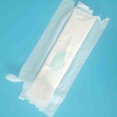 Des serviettes hygiéniques pour femmes de 40 à 120 g de longueur de 270 mm avec emballage individuel
