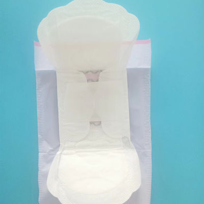 Des serviettes hygiéniques douces et respirantes de 270 mm de longueur et d'une excellente absorption de l'eau