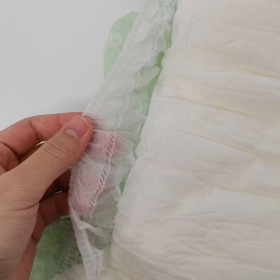 Prévention des fuites échantillon de couche de bébé adulte pour OEM ODM Conception brodée acceptable