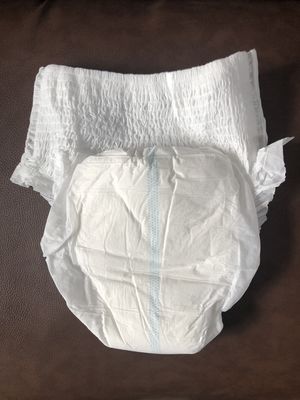 Pantalons de couche pour adultes souples et respirants, absorption de surface sèche pour les soins et le confort des personnes âgées