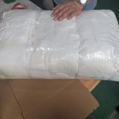 Des échantillons gratuits de couches pour adultes des sous-vêtements pour seniors des sous-vêtements de surface sèche