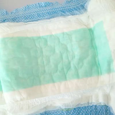 Une couche d'adulte ultra épaisse biodégradable avec une absorbance de 800 ml à 2700 ml et une impression colorée
