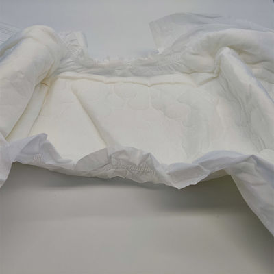 La couche supérieure est douce, maintenant tissée, couche fragile pour adultes, couche ultra-épaisse pour adultes.